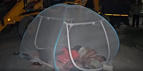 महाराजगंज में डीजल संकट: पेट्रोल पंप पर मच्छरदानी लगाकर सो रहे किसान, धान बिजाई खतरे में