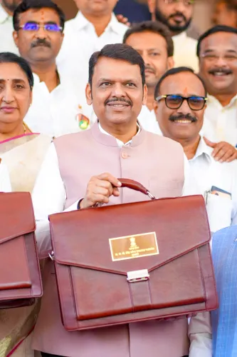 महाराष्ट्र का बजट: दिवंगत अजित पवार को श्रद्धांजलि, स्मारक और 'गतिमान नागरी सेवा पुरस्कार' की घोषणा