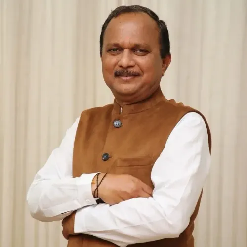 क्या एकनाथ शिंदे गुट का दावा सच है कि उद्धव ठाकरे के सभी विधायक संपर्क में हैं?