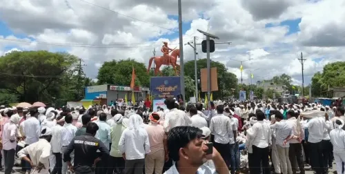 विलास घुले हत्याकांड: बीड के टाकली में चार दिन बाद भी गिरफ्तारी नहीं, ग्रामीणों ने जाम किया महामार्ग