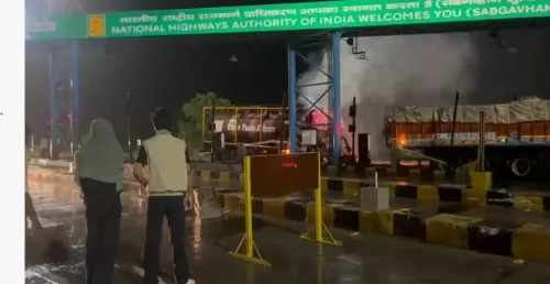जलगांव में केमिकल टैंकर में भीषण आग: चालक-क्लीनर की मौत, NH-6 पर घंटों जाम