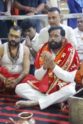 महाराष्ट्र के डिप्टी सीएम शिंदे ने किए बाबा महाकाल के दर्शन, प्रधानमंत्री मोदी के लिए मांगा आशीर्वाद