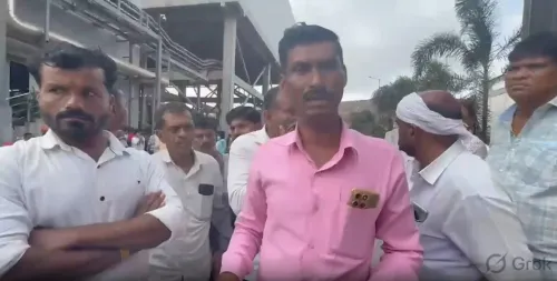 पुणे के मोशी में तीन मंजिला इमारत हादसा: तीन दिन बाद भी मलबा हटाने का काम जारी, पीड़ित परिजन ने लगाया लापरवाही का आरोप