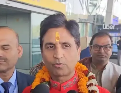 क्या मैं एक साधारण भक्त, शंकराचार्य पर टिप्पणी करने का अधिकार नहीं रखता? : कुमार विश्वास
