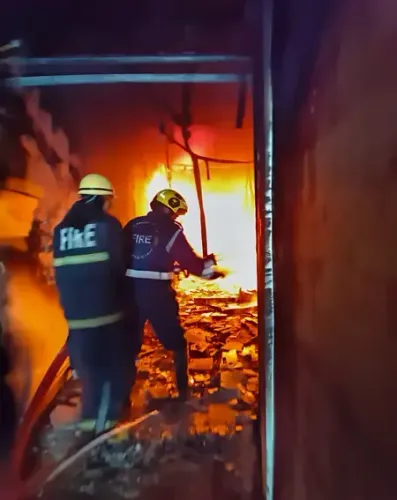 What Caused the Major Fire at Bajaj Allianz Office in Siwan?