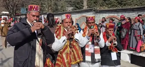 क्या विंटर कार्निवल 2026 ने मनाली में सैलानियों का मन मोह लिया?