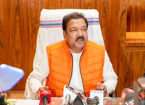 ममता बनर्जी पर भाजपा नेताओं की तीखी प्रतिक्रिया: क्या है 'इमोशनल ब्लैकमेल' का सच?