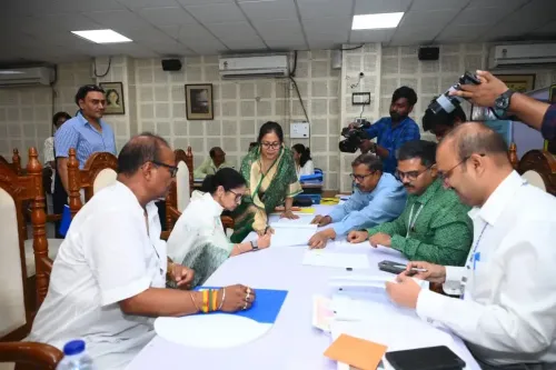 Mamata Banerjee Submits Nomination, Showcases Bhabanipur's Diversity