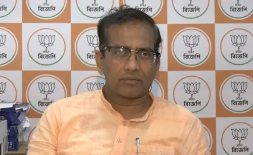 ममता बनर्जी के हाईकोर्ट में वकील बनने पर विवाद, भाजपा ने बार काउंसिल नियमों का हवाला देकर उठाए सवाल