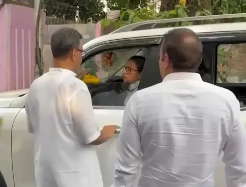 ममता बनर्जी का BJP और आयोग पर तीखा हमला: 'लोकतंत्र के त्योहार को बर्बाद करने की कोशिश हो रही है'