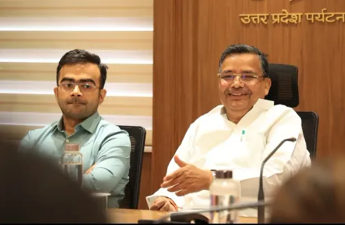 'मन के मौसम' का विमोचन: जयवीर सिंह ने रुचि चौहान के काव्य संग्रह को बताया नारी संवेदनाओं का सशक्त दस्तावेज़