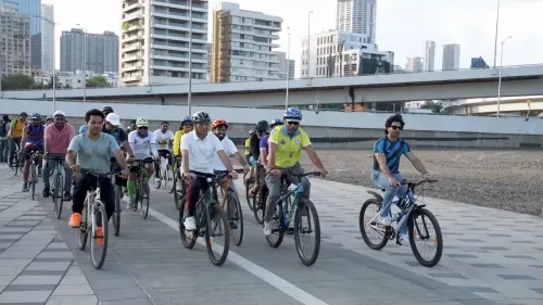 Mandaviya Flags Off Fit India Cyclothon at Worli