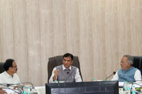 Mandaviya Reviews Projects at DISHA Meet in Porbandar