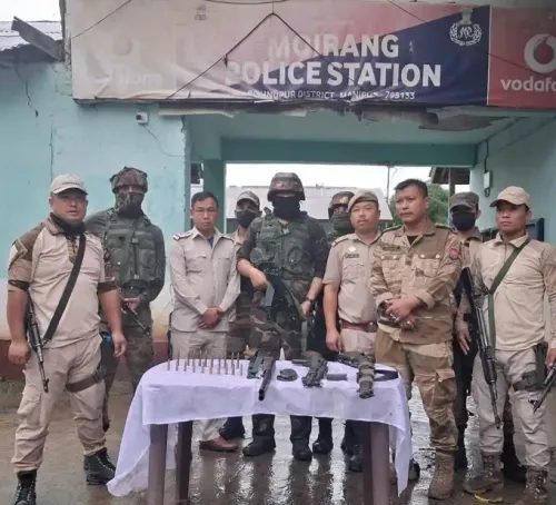 क्या मणिपुर पुलिस की कार्रवाई में बड़ी संख्या में हथियार बरामद हुए?