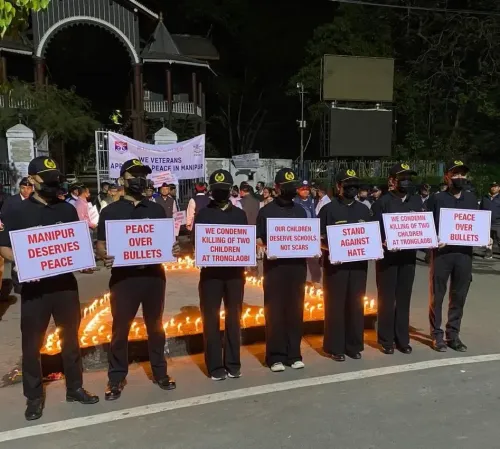 मणिपुर में शांति की अपील: 150+ पूर्व सैनिकों ने कैंडललाइट मार्च किया, एक दिन की पेंशन पीड़ितों को देने का संकल्प