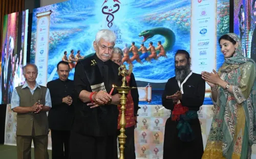 कश्मीर साहित्य महोत्सव का तीसरा संस्करण: मनोज सिन्हा ने श्रीनगर में किया उद्घाटन, लेखकों से सच्चे इतिहास की पैरोकारी का आग्रह