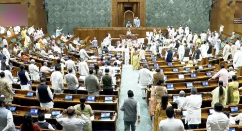 मानसून सत्र का पहला सप्ताह हंगामे में बर्बाद, लोकसभा-राज्यसभा में नहीं चला प्रश्नकाल