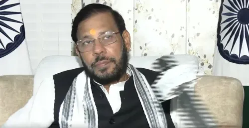 राम मंदिर चढ़ावा विवाद पर मंत्री मनोज पांडेय का तीखा हमला: 'नाट्य मंच जैसा नज़ारा'