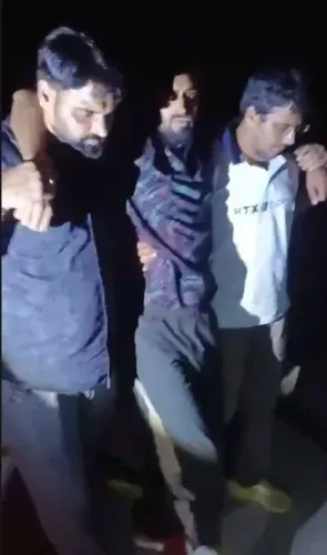 मथुरा में पुलिस और बदमाश में मुठभेड़, एक उप निरीक्षक घायल, आरोपी गिरफ्तार