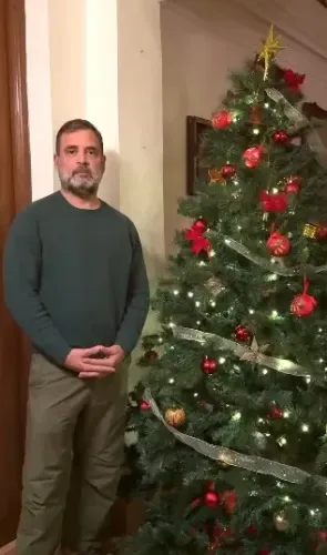 How does Rahul Gandhi wish joy, happiness, and prosperity this Christmas?