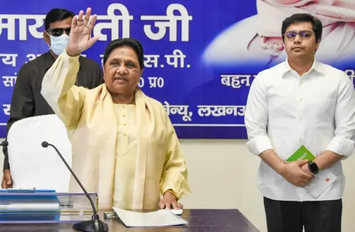 आकाश आनंद को बसपा की कमान: 2027 UP चुनाव में मायावती का दांव या मजबूरी?