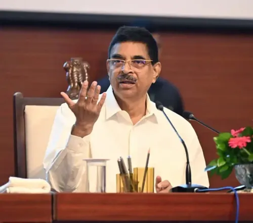 Should the Media Amplify Government Welfare Schemes?