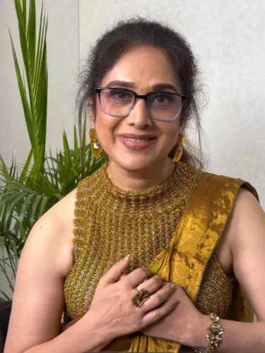 Meenakshi Seshadri seeks Bollywood return after 30 years in the US