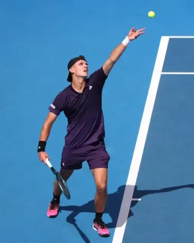 How Did Mensik Beat Baez to Claim the Auckland Crown?