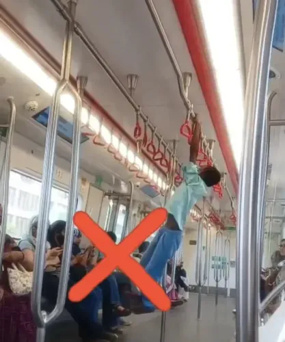 मेट्रो में खतरनाक स्टंट करते बच्चे का वीडियो, महा मुंबई मेट्रो ने चेताया