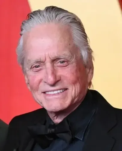 Nostalgic Reunion: Michael Douglas and Michael J. Fox Celebrate 31 Years of 'The American President'