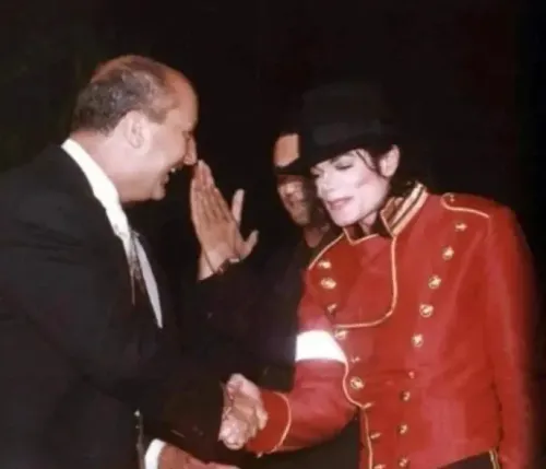 माइकल जैक्सन को 'दुनिया का आठवां अजूबा' बोले अनुपम खेर, शेयर की दुर्लभ तस्वीर