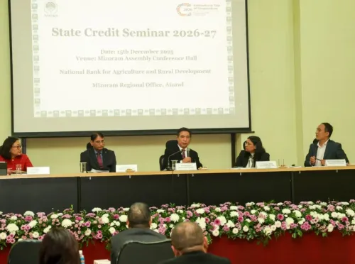 How is Mizoram CM Lalduhoma urging banks to enhance outreach in remote areas?