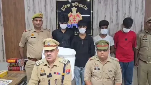 नोएडा में मोबाइल लूट गिरोह का भंडाफोड़: चार गिरफ्तार, 24 मोबाइल व लैपटॉप बरामद