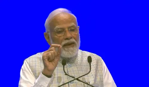 IMC 2026: PM मोदी बोले — मोबाइल फोन गुड गवर्नेंस का टूल, DBT से ₹5 लाख करोड़ की बचत