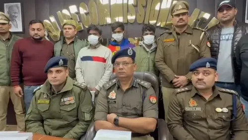 क्या नोएडा में मोबाइल स्नैचिंग गैंग का भंडाफोड़ हुआ है?