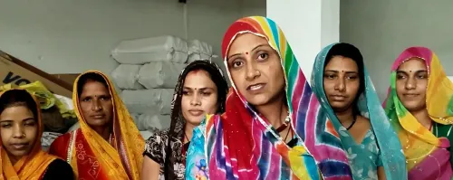 लखपति दीदी योजना: नीमच की ग्रामीण महिलाओं ने स्व-सहायता समूहों से पाई आर्थिक आज़ादी, हर माह ₹20-25 हज़ार की कमाई