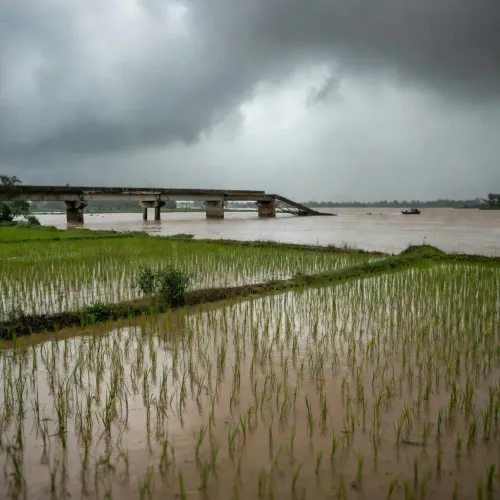 Shivraj briefs Amit Shah on Arunachal, Assam flood damage