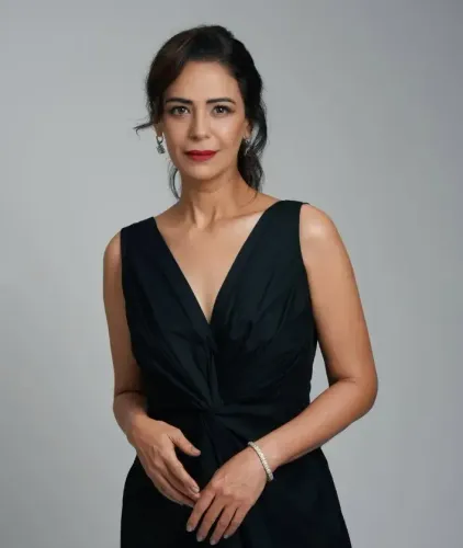 Can Mona Singh Find Peace in a Technology-Driven World?