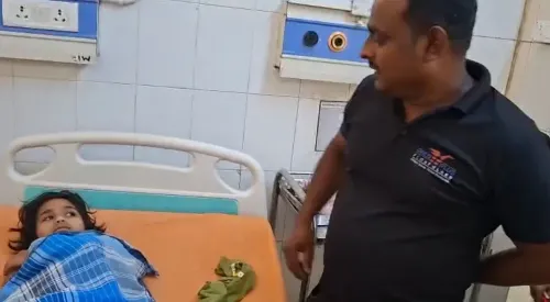 मुरादाबाद में छह कुत्तों ने बच्ची पर किया हमला, सिर-गले पर चोटें; अस्पताल में हालत स्थिर