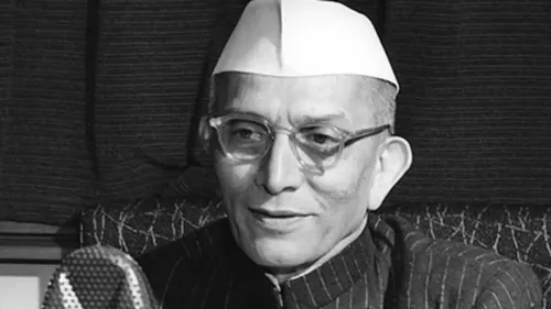 मोरारजी देसाई: इंदिरा गांधी से मतभेद के बाद उप-प्रधानमंत्री पद से इस्तीफा देकर बने पहले गैर-कांग्रेस प्रधानमंत्री