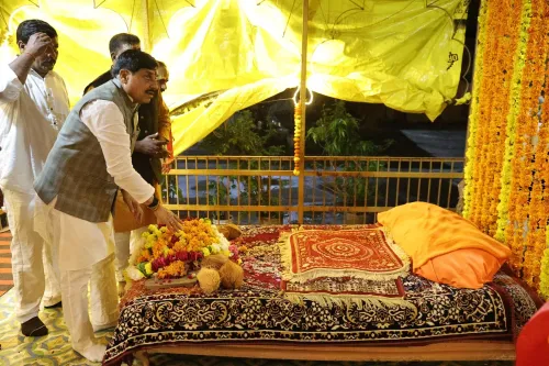 MP CM Mohan Yadav Offers Prayers at Ujjain's Shipra Ghat on Guru Purnima