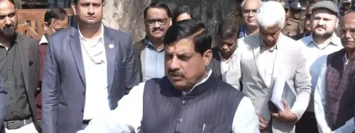 What Did MP CM Announce During His Visit to the Union Carbide Factory Site?