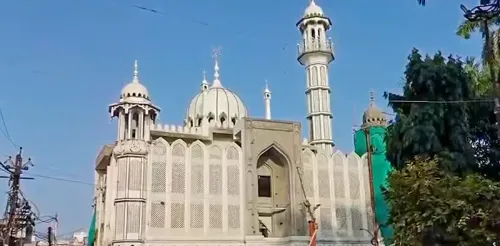 Ujjain Friday prayers pass off peacefully under heavy security after Shahi Masjid clashes