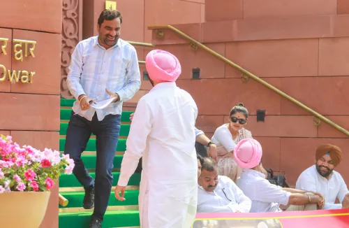 MP Hanuman Beniwal Highlights Gas Cylinder Crisis in Lok Sabha