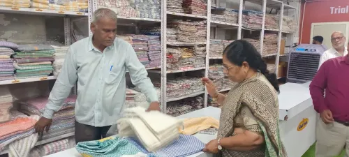 National Handloom Day: Jaipur MP Manju Sharma buys Khadi, backs Vocal for Local
