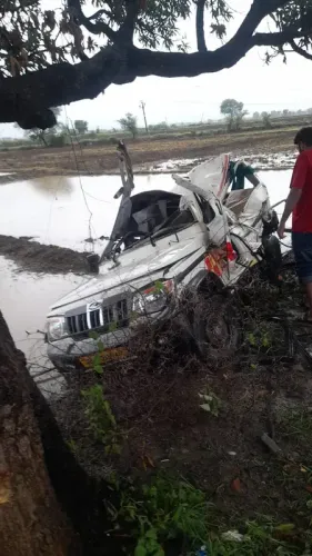 एमपी के नर्मदापुरम में भीषण सड़क हादसा, पेड़ से टकराई एंबुलेंस, तीन महिलाओं और एक नवजात की मौत