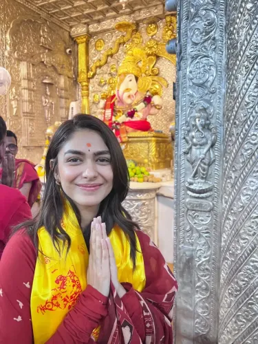 Mrunal Thakur Visits Pune to Seek Blessings from Bappa