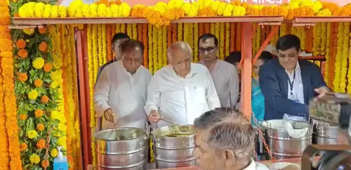गुजरात: CM भूपेंद्र पटेल ने 28 जिलों में श्रमिक अन्नपूर्णा के 101 नए केंद्र खोले, रोज़ 45,000 श्रमिकों को ₹5 में भोजन