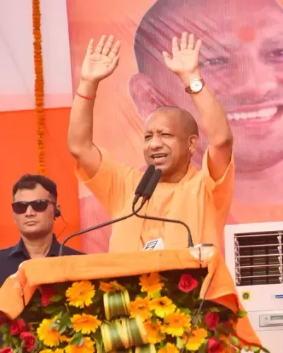 क्या सीएम योगी की नीतियों से थारू जनजाति को मिल रही नई पहचान?