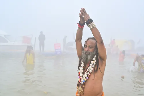 क्या सीएम योगी आदित्यनाथ ने प्रयागराज में माघ मेले की तैयारियों की समीक्षा की?
